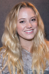 Maika Monroe.jpg