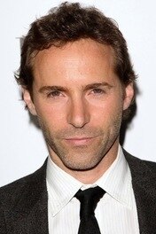 Alessandro Nivola.jpg